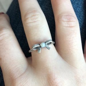 Pandora bow ring